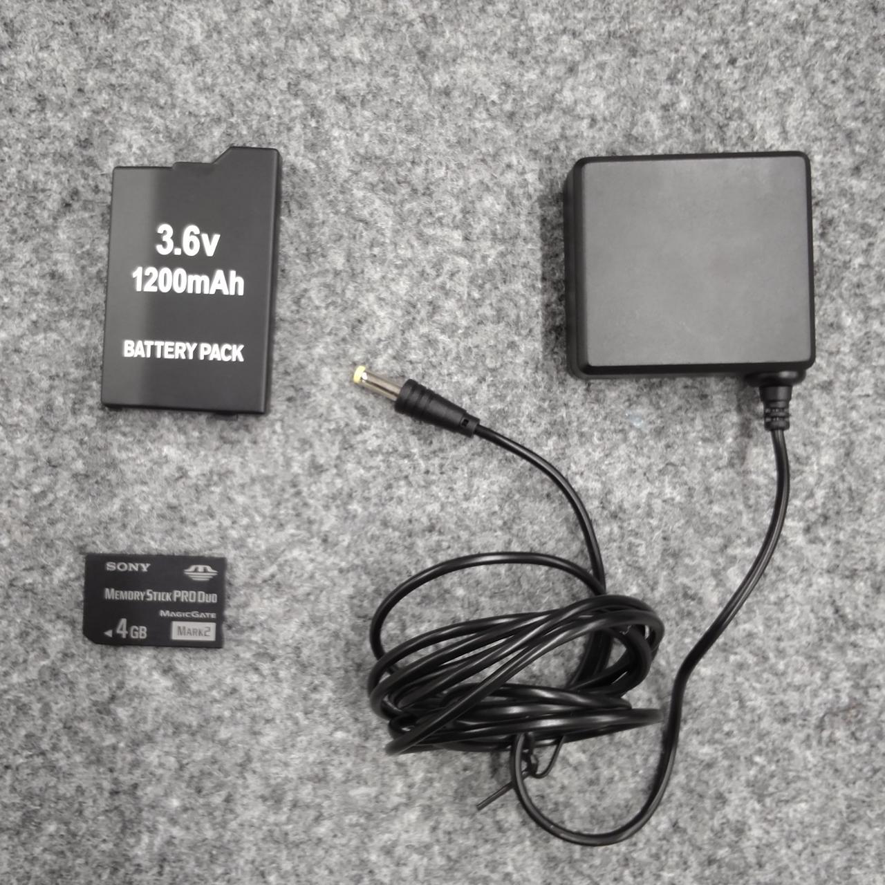 バッテリー、ACアダプター社外品です