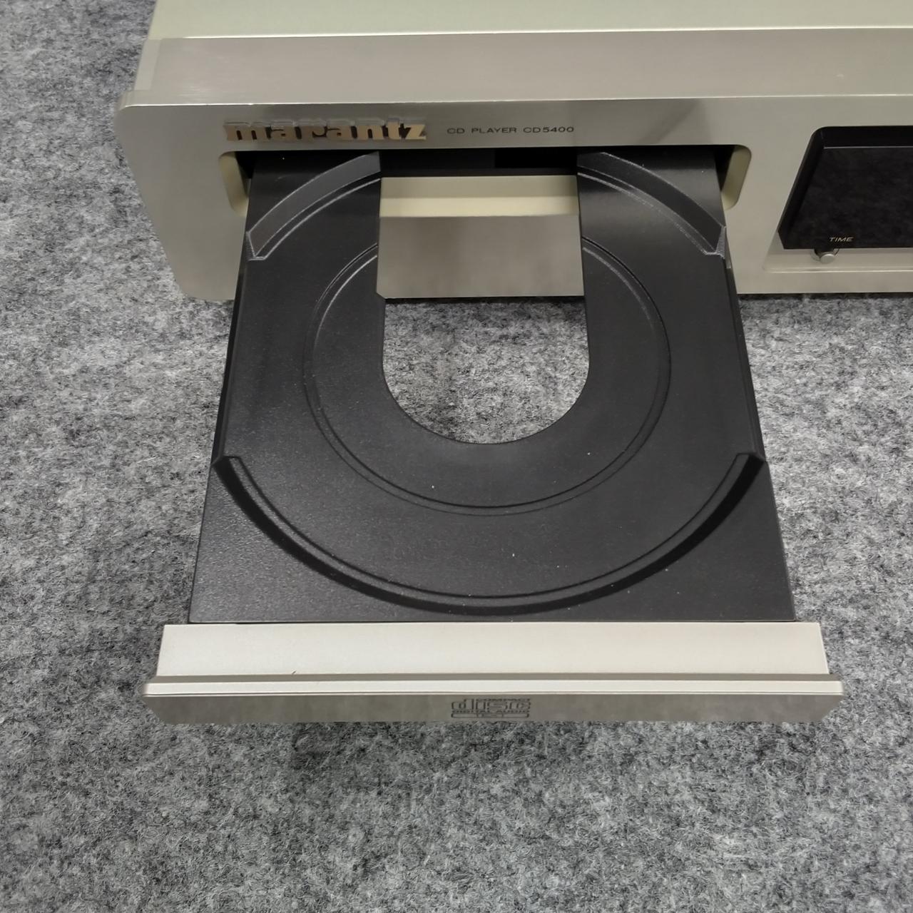 トレイが一定時間経つと勝手に閉まります