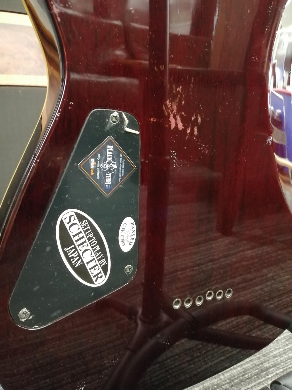 背面キズ・ヨゴレ多めです。ステッカーあり