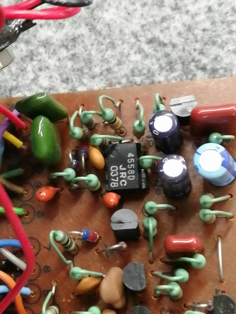 JRC 4558D オペアンプになります