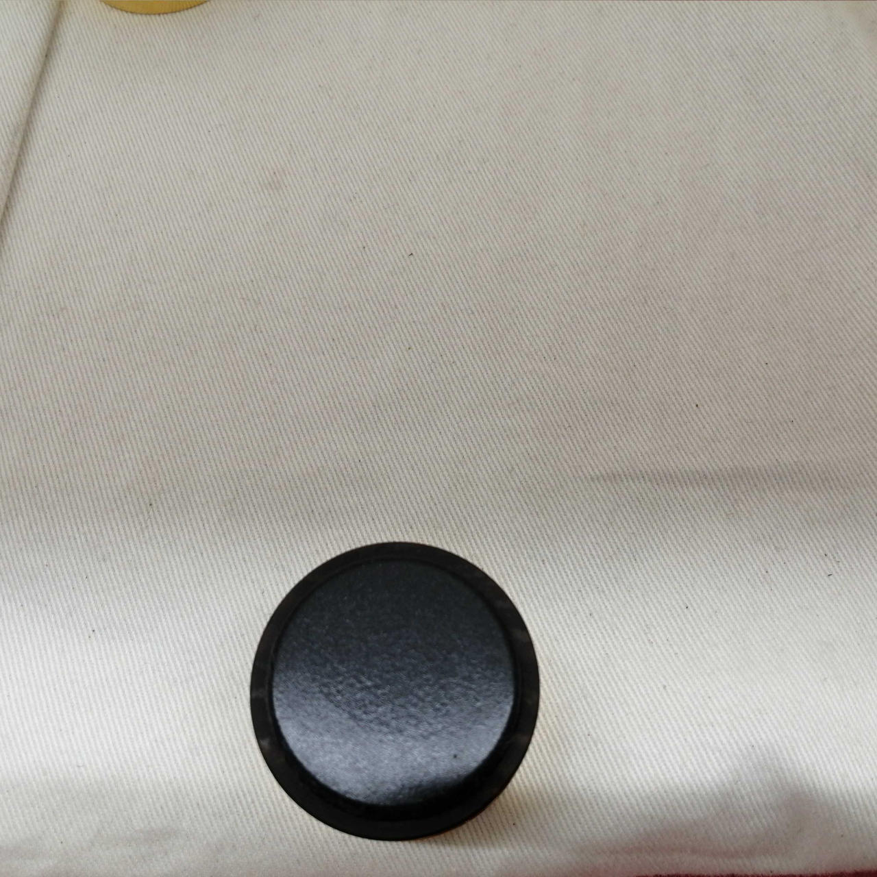 ゴム面に経年劣化あります。