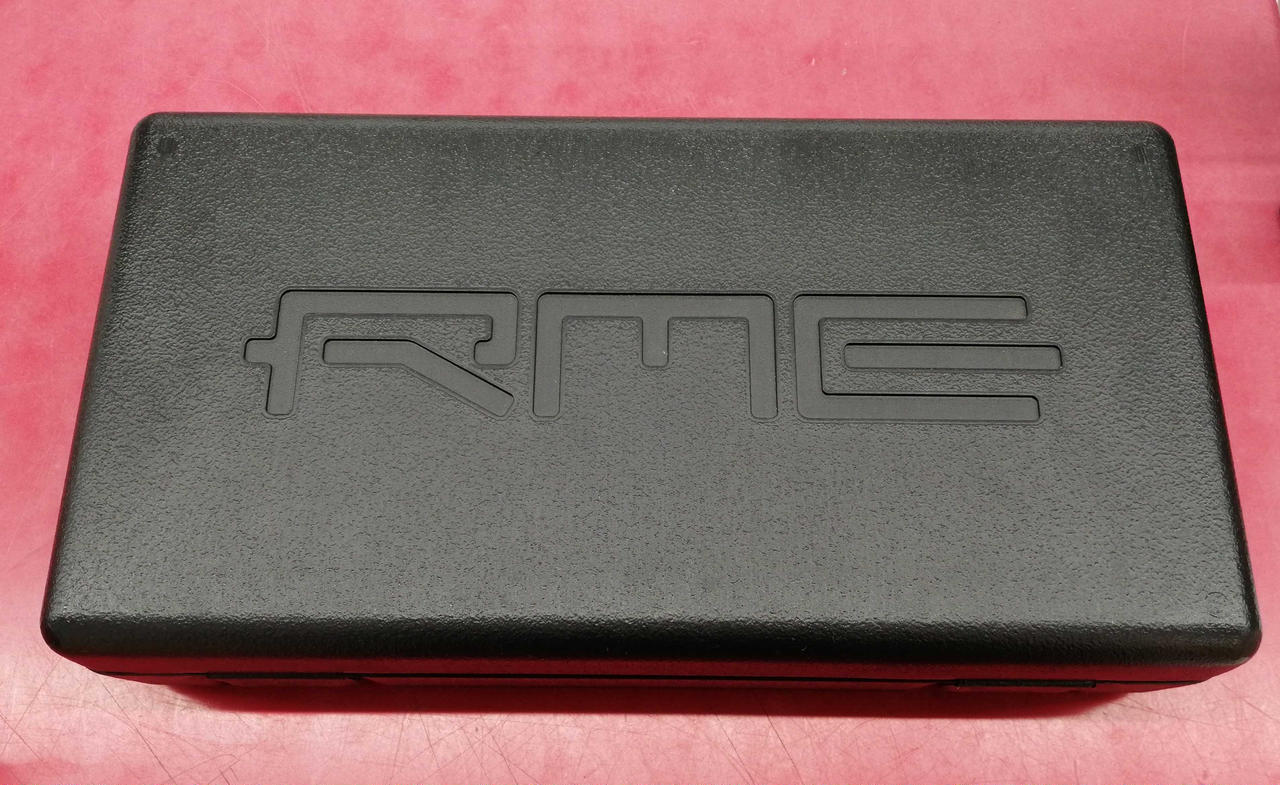ハードケース付属します