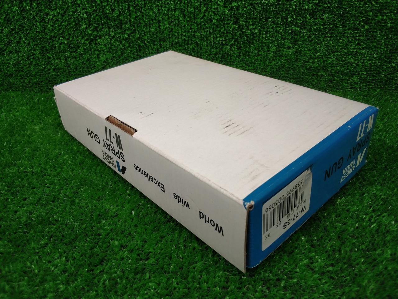 化粧箱にキズ、汚れあり。