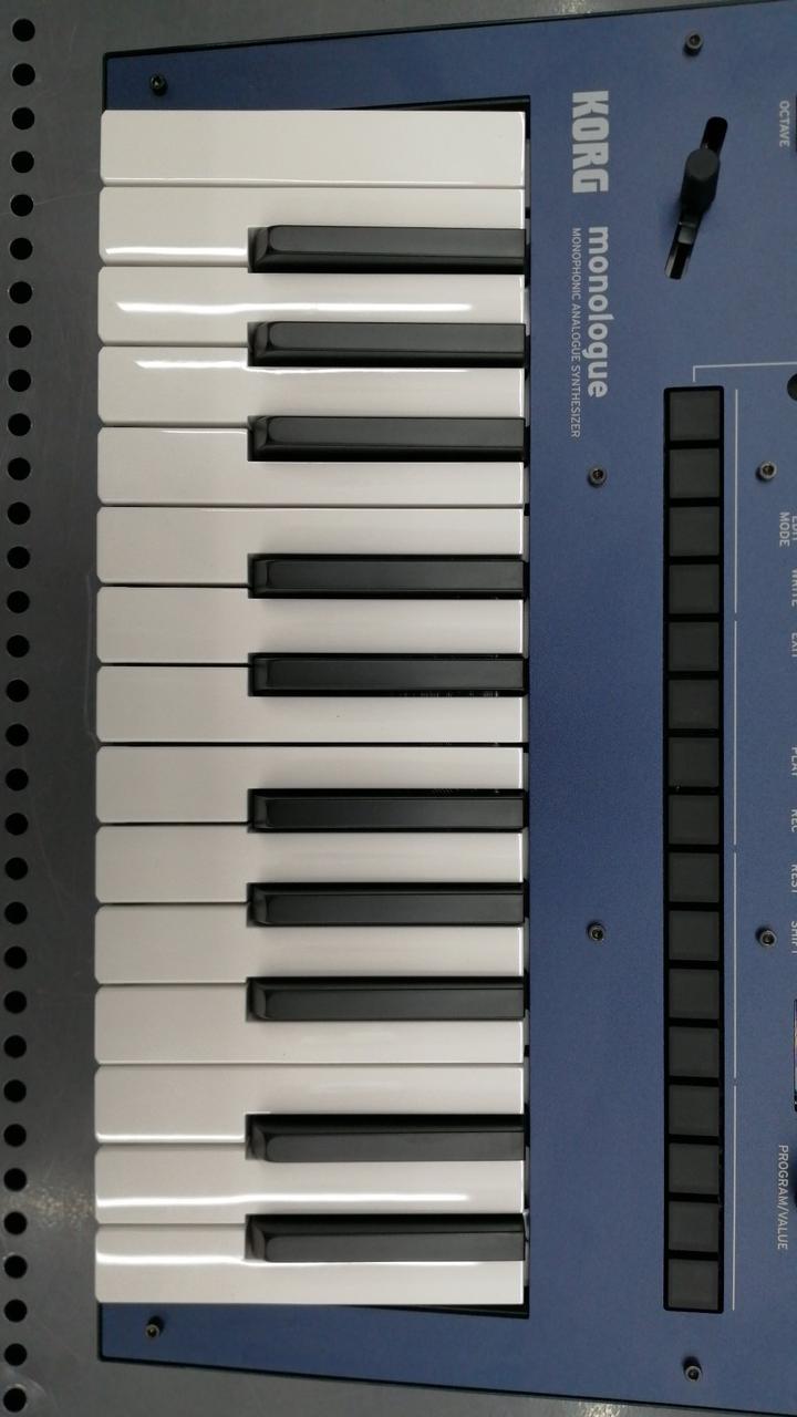KORG monologue Blue アナログシンセサイザー KORG monologue Blue ブルー ｜イケベ楽器店オンラインストア