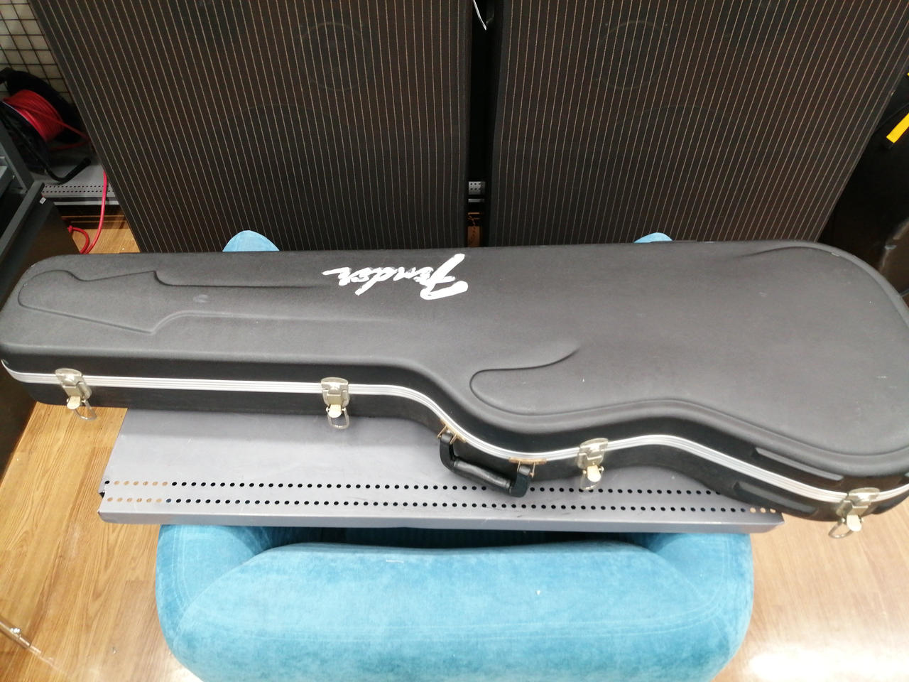 ハードケースロゴ部ペイント