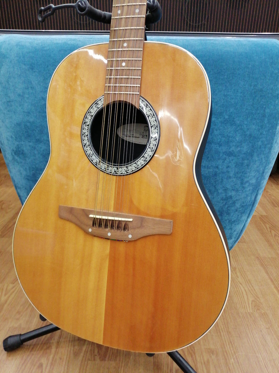 Ovation エレアコ 12弦 純正ハードケース付き Ovation エレアコ 12弦 純正ハードケース付き ギター