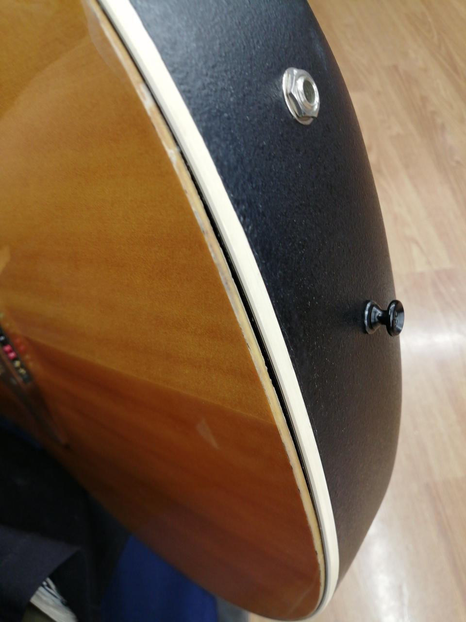 トップ板外れてます。