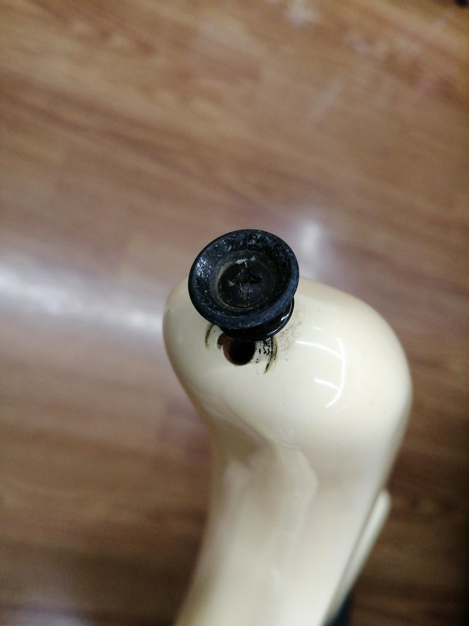 ストラップピン穴増設