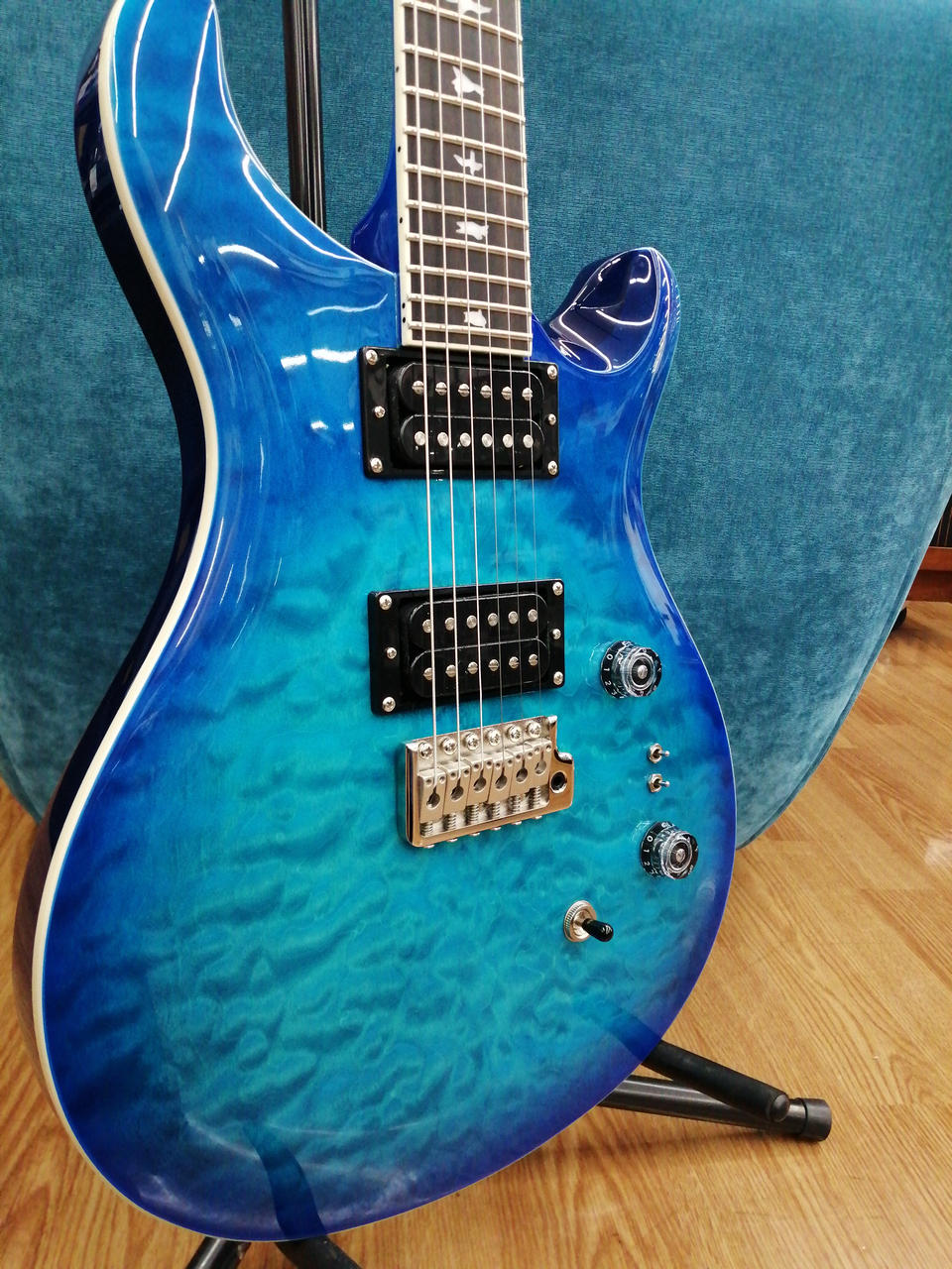 PRS エレキギター 美品 Paul Reed Smith (PRS) エレキギターJapan Limited SE Custom 24