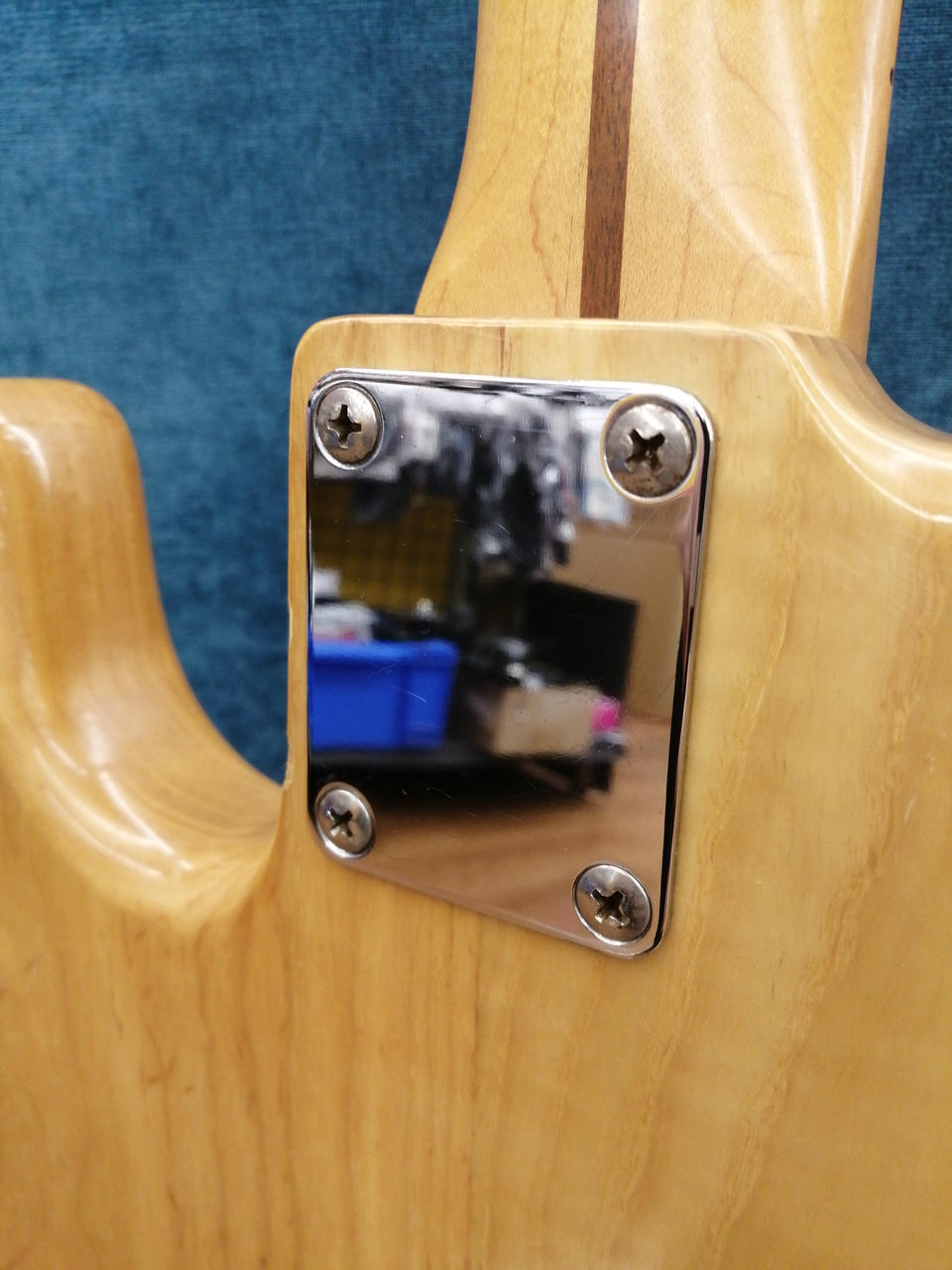 プレートロゴ無しの物に交換されてます