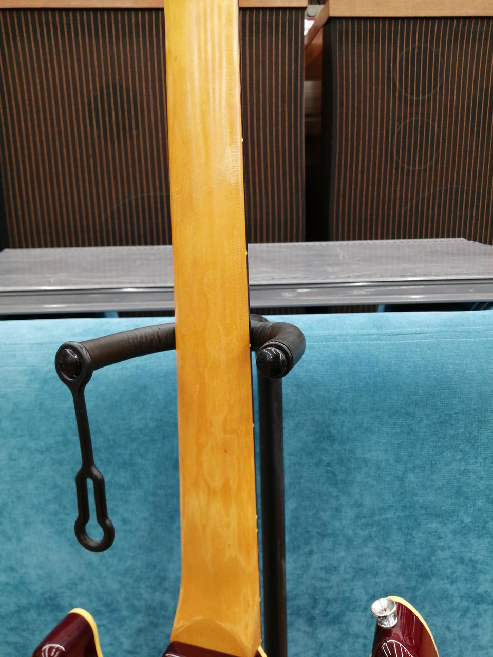 ネック裏塗装ヤケアリ