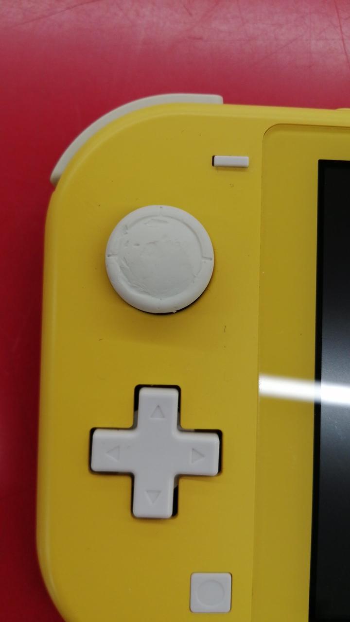 左パッドゴム部キズアリ