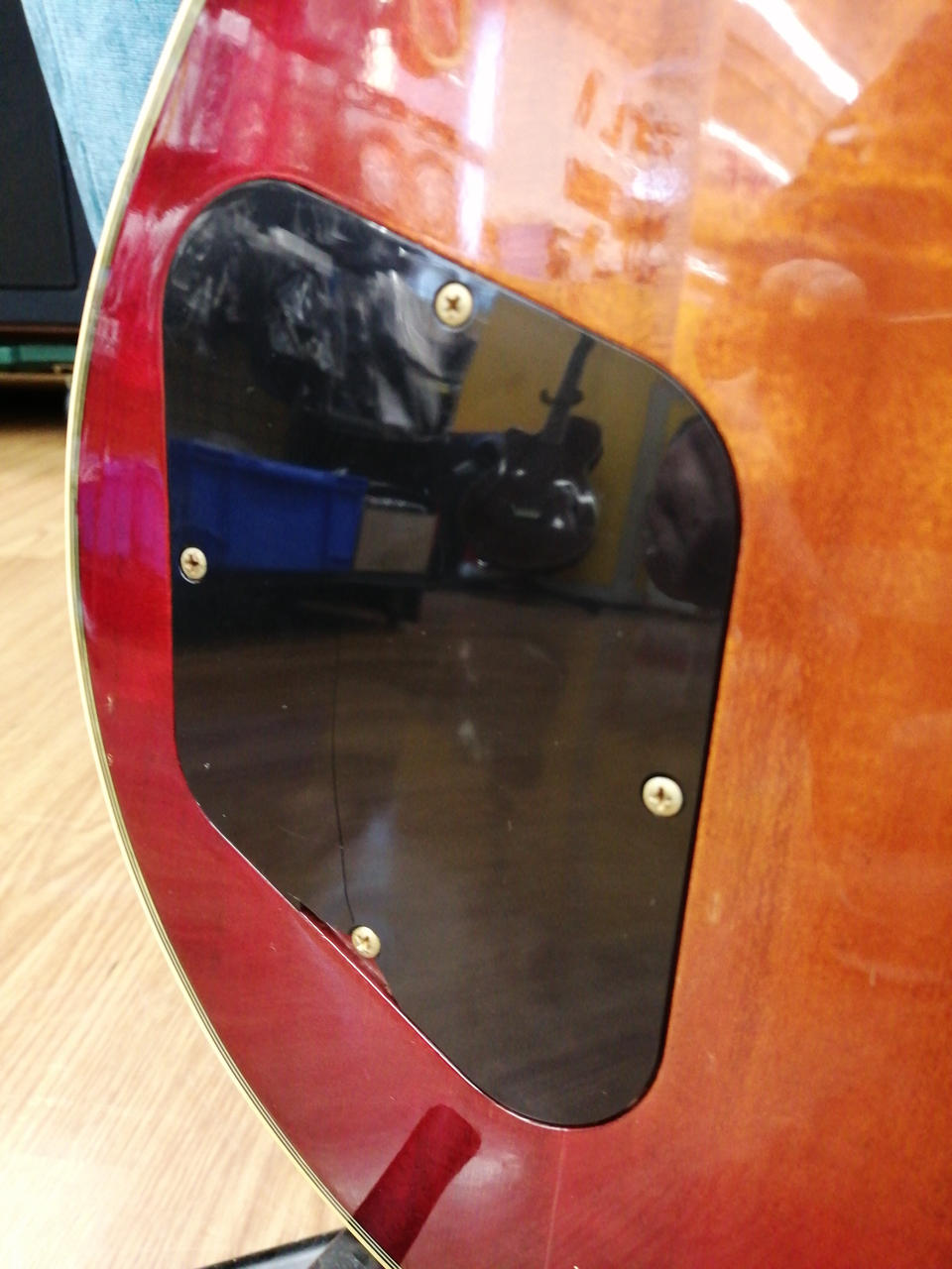 パネル部欠け、割れアリ