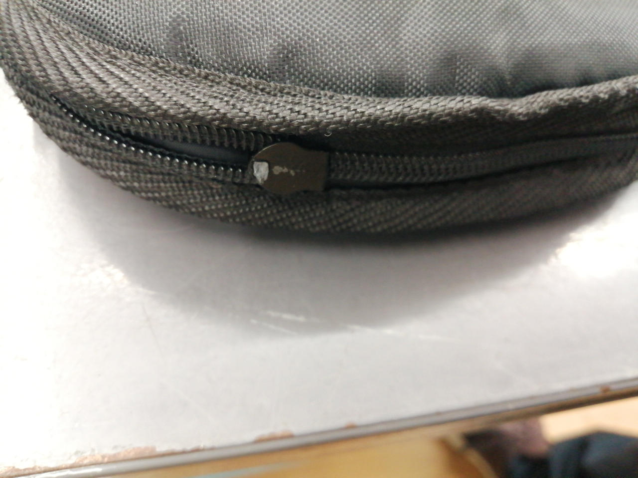 ソフトケースチャックつまみ破損