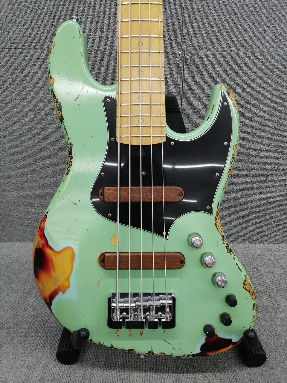ベース Xotic Custom XJ-1T 5st Super Heavy Aged w/Matching Head, Gold Parts
