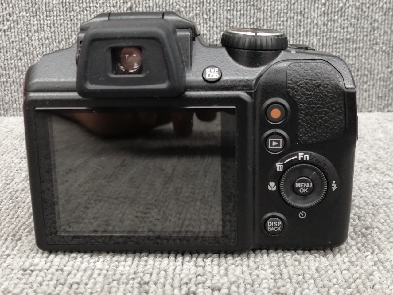 【最終価格です‼】FUJIFILM デジタルカメラ &デジタルカメラ袋 Xシリーズ」で最軽量となる約355gの小型軽量ボディを実現 ミラー