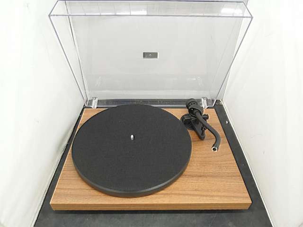 レコードプレイヤー Pro-Ject AUDIO、'50年代風デザインに最新技術のレコード