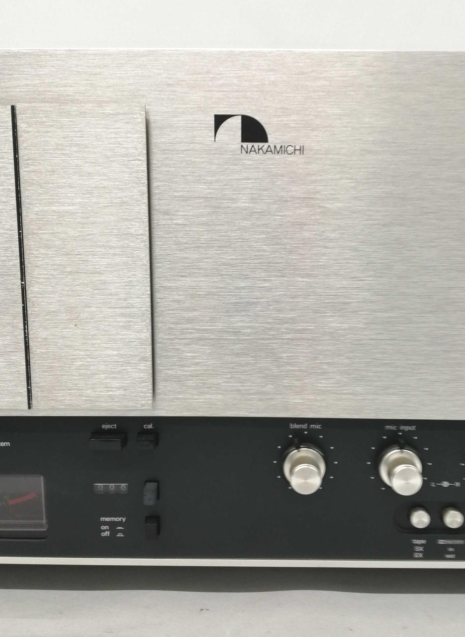 NAKAMICHI 型番：700 カセットデッキ