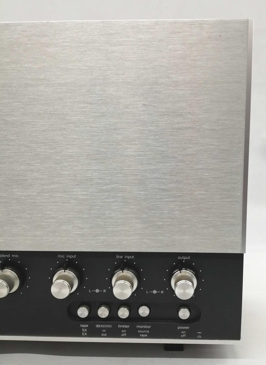 NAKAMICHI 型番：700 カセットデッキ