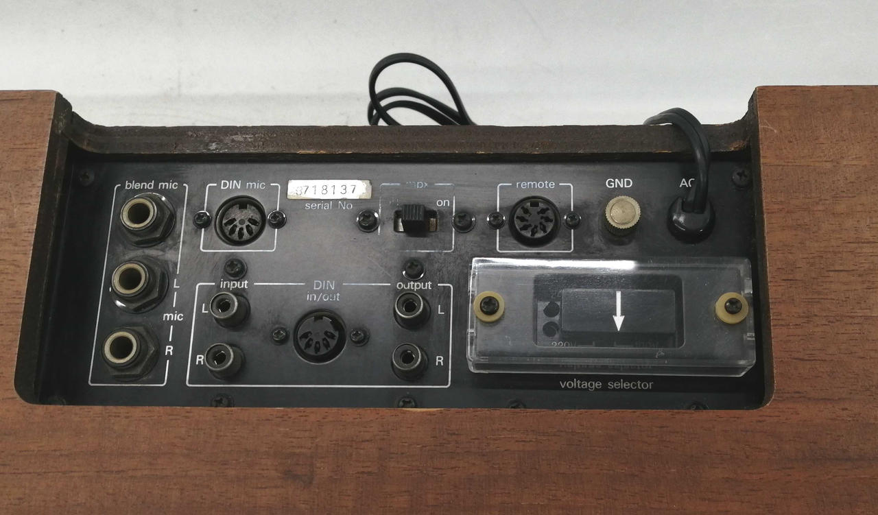 NAKAMICHI 型番：700 カセットデッキ