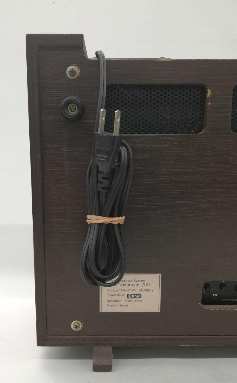 NAKAMICHI 型番：700 カセットデッキ