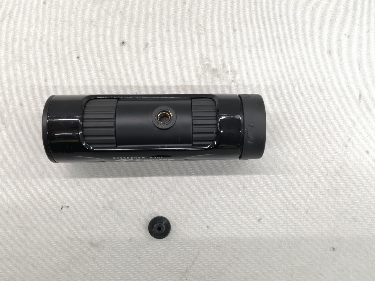 三脚アダプター接続部に塗装の剥げあります