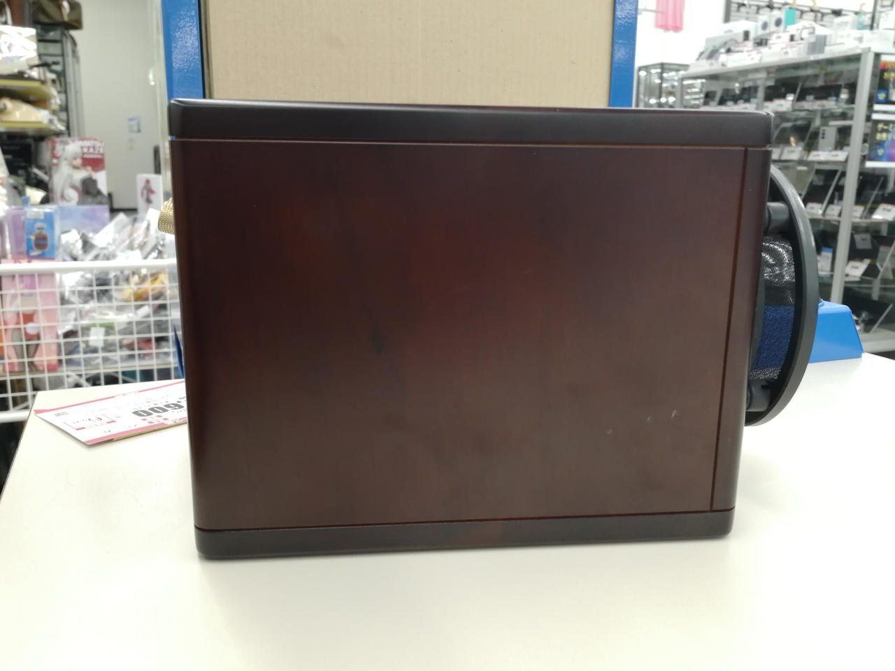 側面にキズがあります