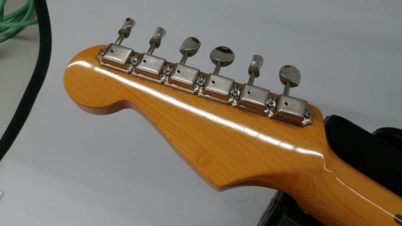 Fender Japan ストラトキャスター Q0シリアル HSH ブラウン Fender Japan ストラトキャスター Q0シリアル HSH ブラウン