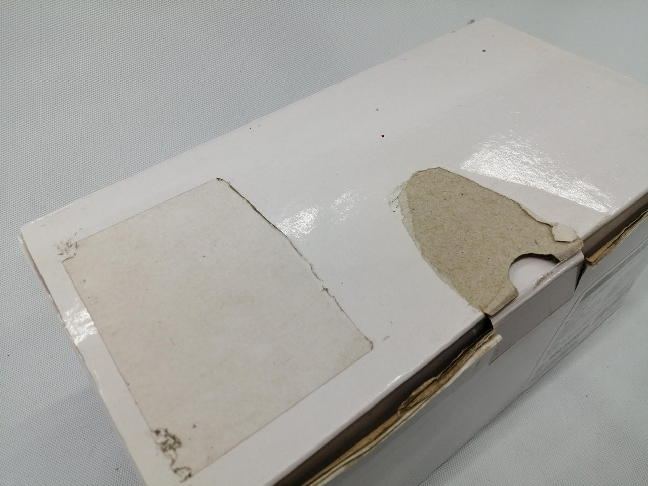 箱全体的に傷み有ります