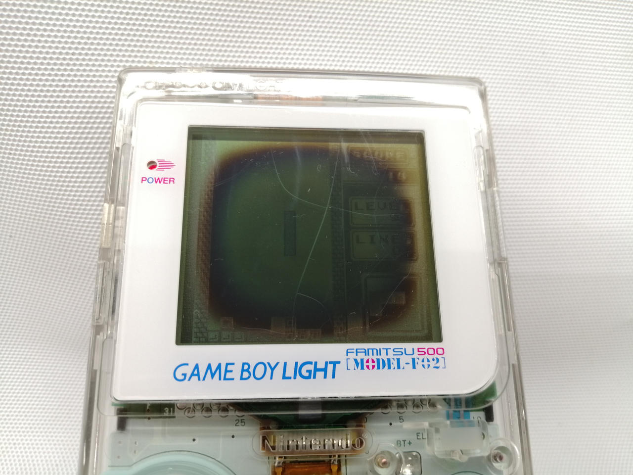 コントラスト調整しても画面見づらいです