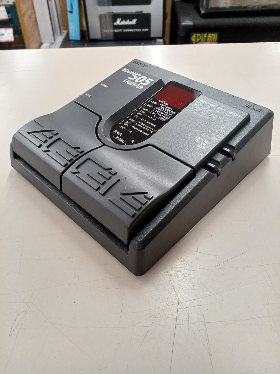 【7月末まで値下げ中】 ZOOM 505Ⅱ GUITAR マルチエフェクター 7月末まで値下げ中】 ZOOM 505Ⅱ GUITAR マルチエフェクター 7