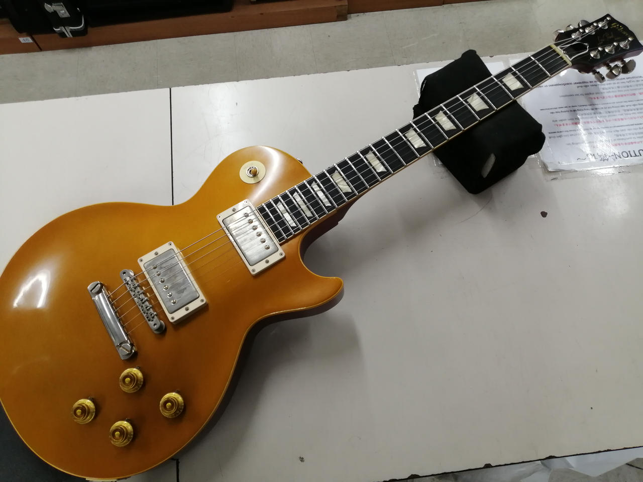 GIBSON CUSTOM SHOP 型番：'57 LES PAUL GOLD TOP エレキギター