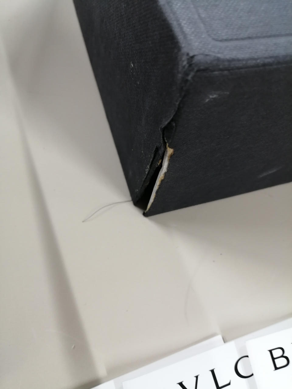 化粧箱破れあり