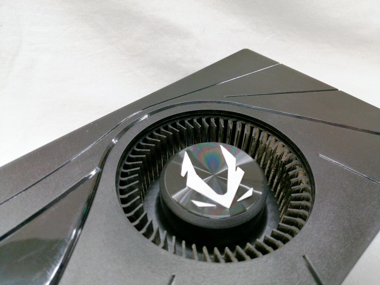 ファン内汚れ目立ちます。