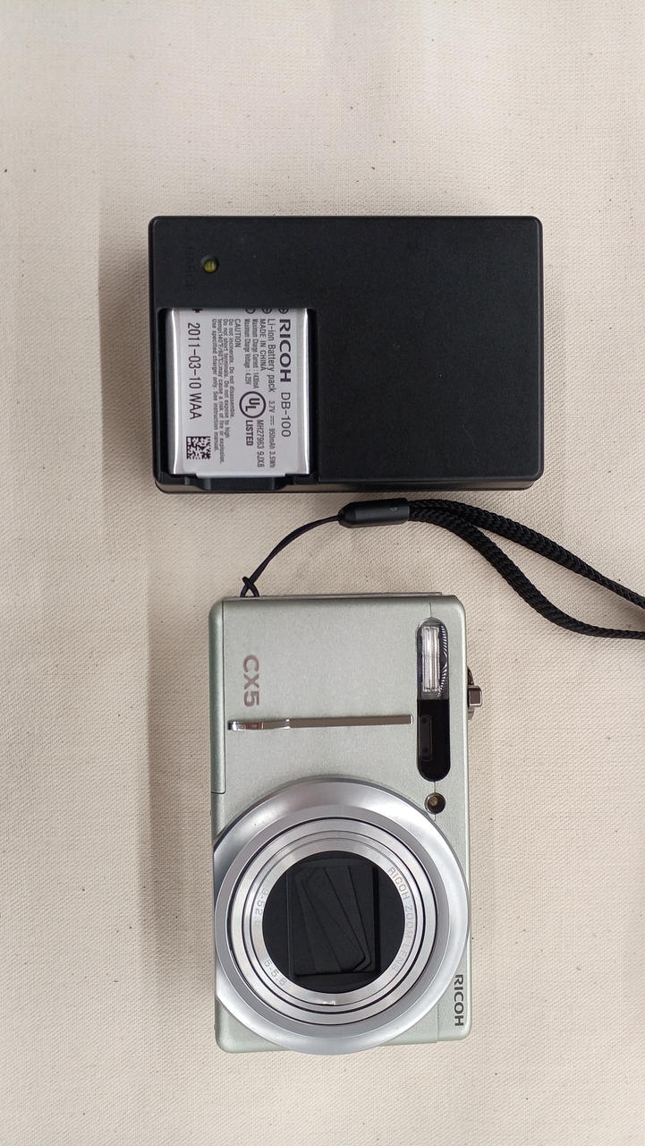 RICOH CX5 デジタルカメラ 本体と付属品 美品 Amazon | RICOH ハイブリッドAFシステム搭載 光学10.7倍ズーム