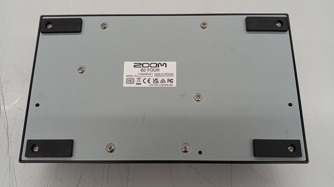 値下げしました ZOOM B2 FOUR ベース用マルチエフェクター ZOOM B2 FOUR マルチエフェクター おすすめ ベースエフェクター