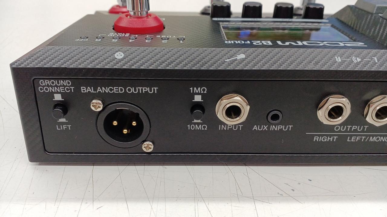 ZOOM B2 FOURマルチエフェクター中古美品 中古】 ZOOM / B2 Four 【御茶ノ水本店】 | イシバシ楽器