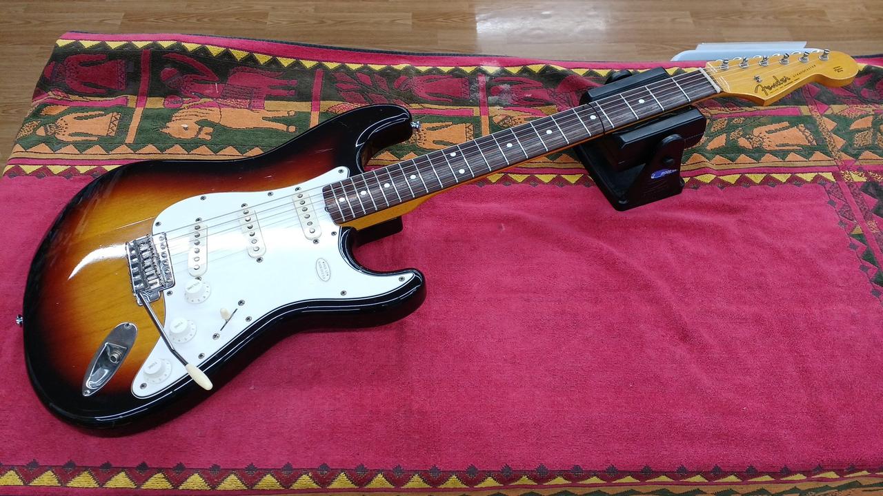 Fender フェンダージャパン　 ストラトキャスター　JVシリアル　改造あり Fender フェンダージャパン ストラトキャスター JVシリアル 改造あり
