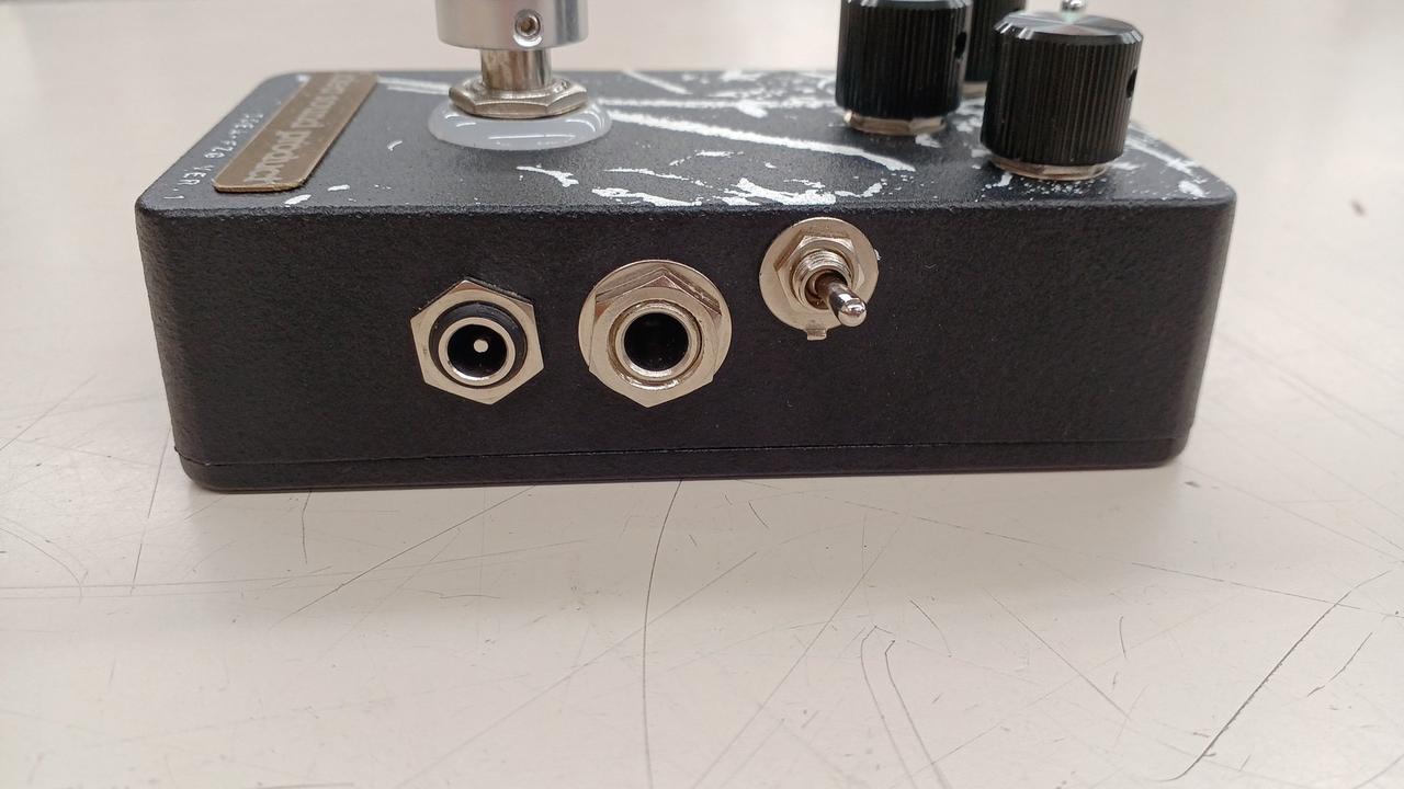 idea sound fzg fuzz 最初期シリアル　シルバー塗装 idea sound product IDEA-FZG 最初期 限定シルバー 美 - メルカリ