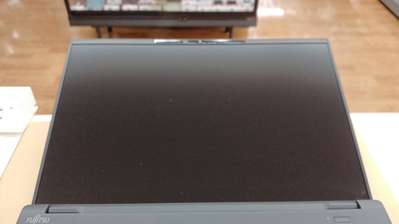 中央付近汚れ、
キズあります