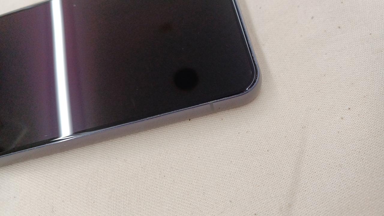 画面一部薄いキズ有り