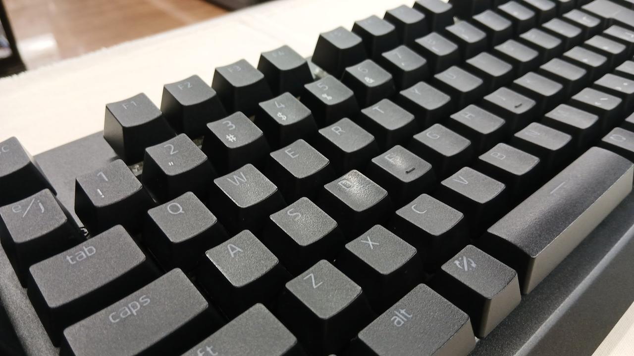 WASDに若干テカり有