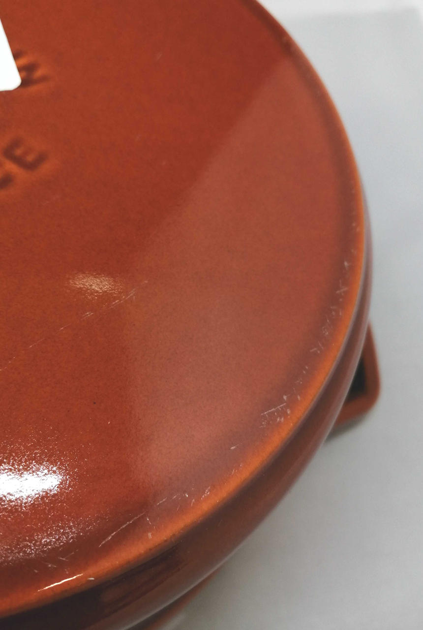 底の部分キズあります