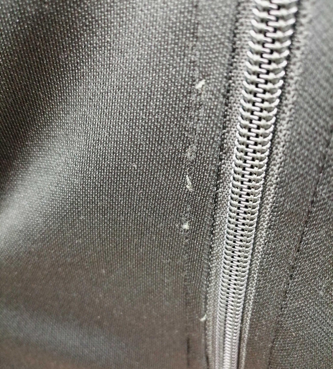 少しほつれあります