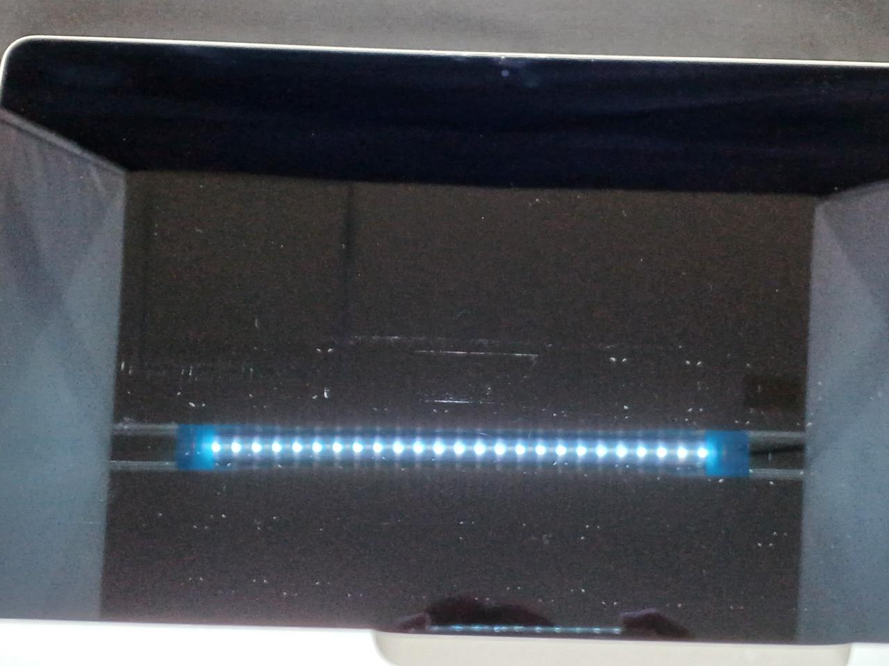 ※画面にキーボードの跡あり