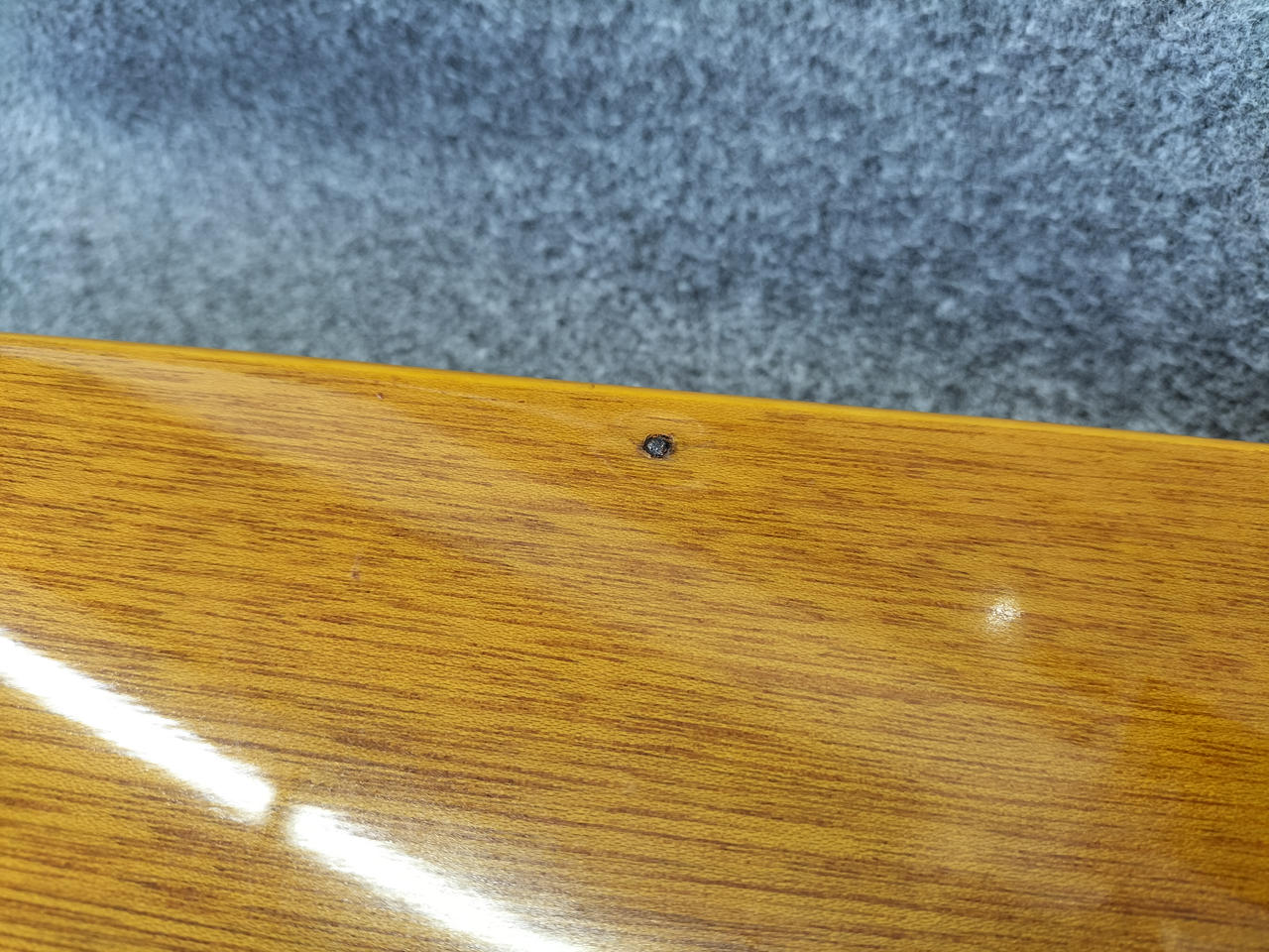 金属らしきもの埋まっています