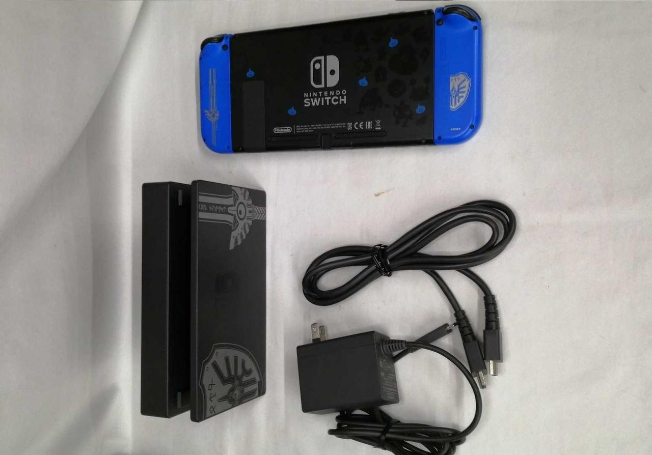 付属品：ドック・ACアダプター・HDMI