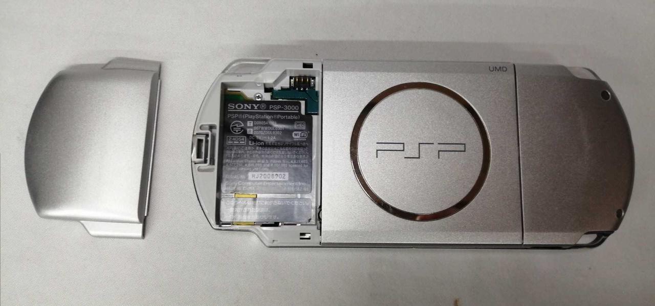 バッテリー蓋付属しますが外れやすいです