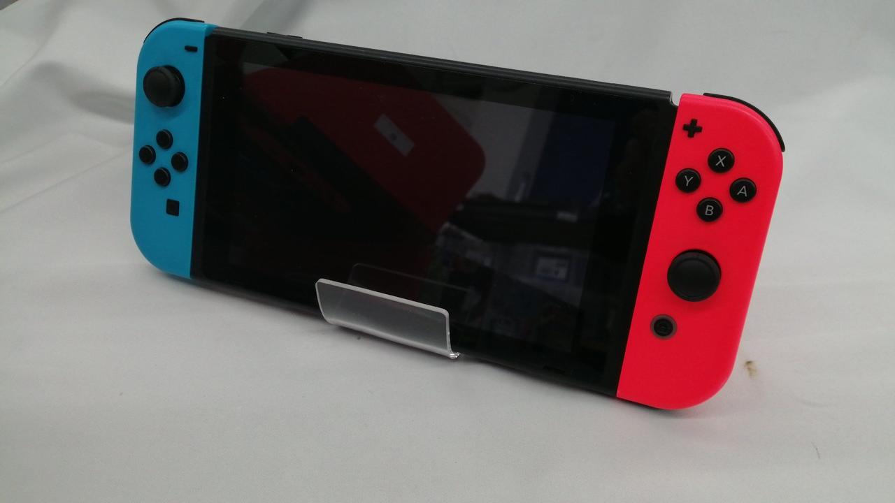 NINTENDO 型番：HAC-001(-01) NINTENDO SWITCH