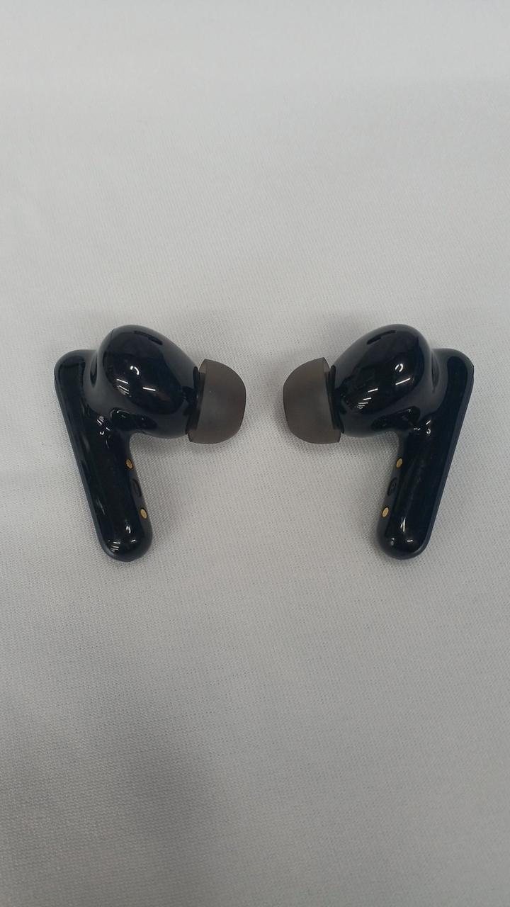 イヤホン本体裏面